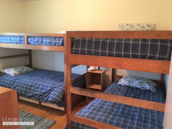 Cape Cod Home 994439