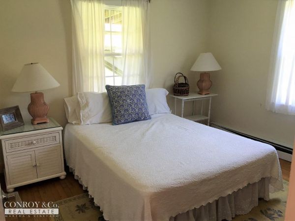 Cape Cod Home 994439
