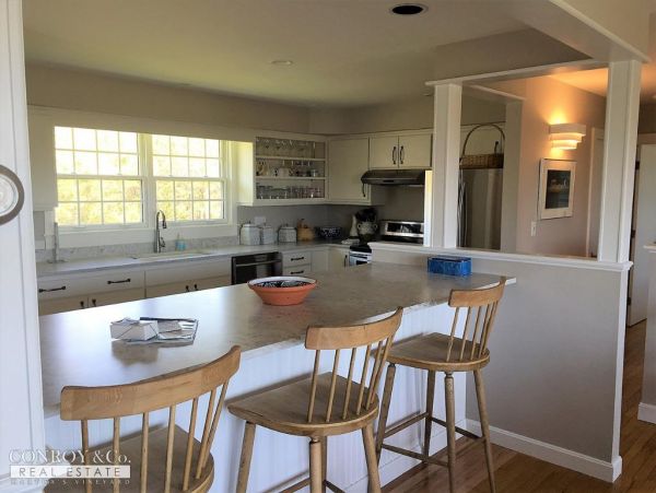 Cape Cod Home 994439