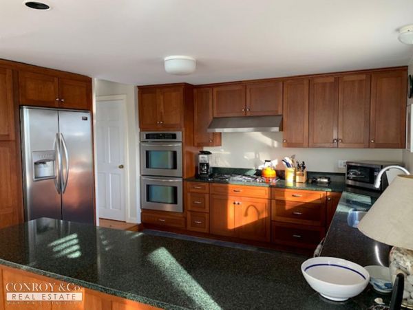 Cape Cod Home 994440