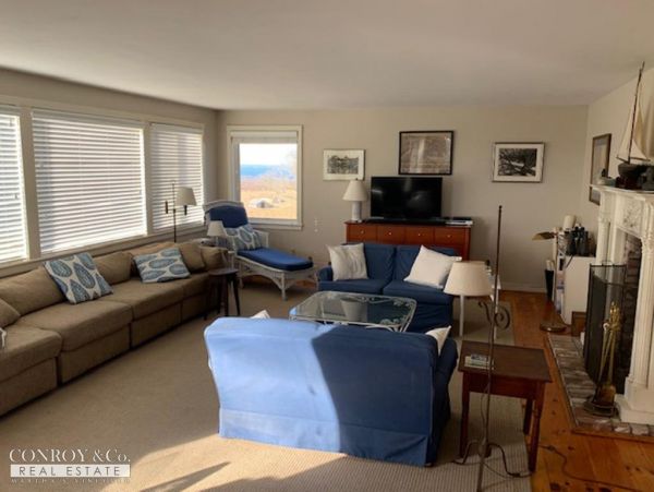 Cape Cod Home 994440