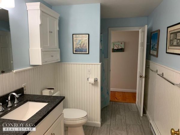 Cape Cod Home 994440