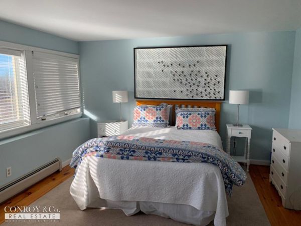Cape Cod Home 994440