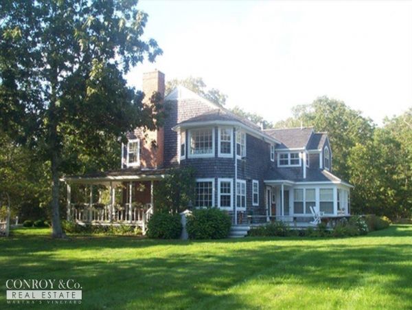 Cape Cod Home 994442