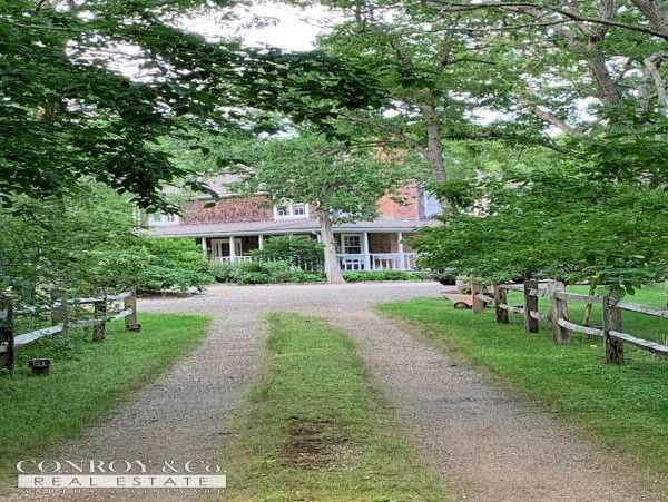 Cape Cod Home 994442