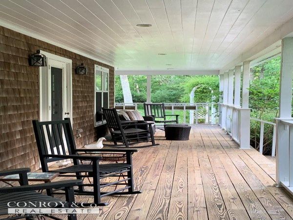 Cape Cod Home 994442