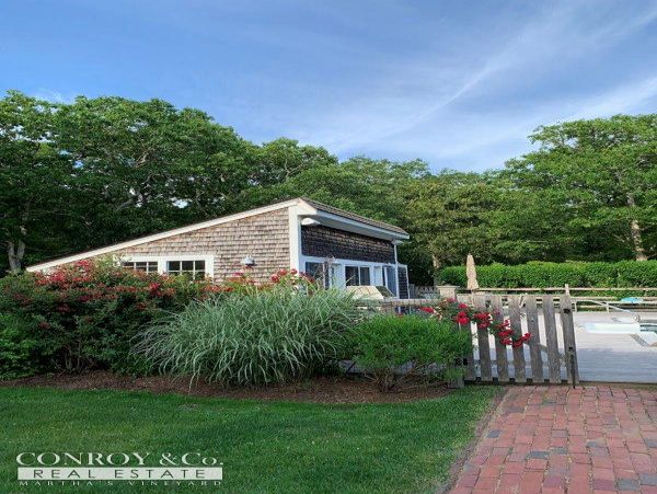 Cape Cod Home 994442