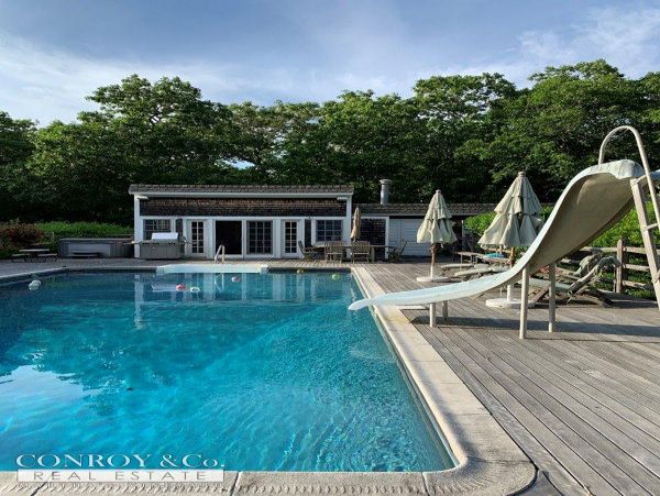 Cape Cod Home 994442