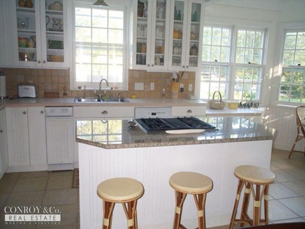 Cape Cod Home 994442