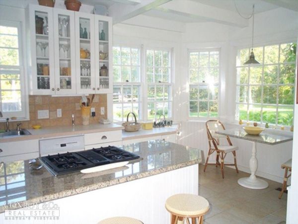 Cape Cod Home 994442