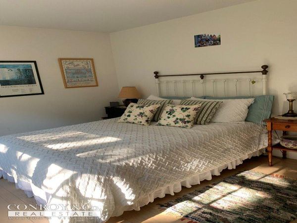 Cape Cod Home 994442
