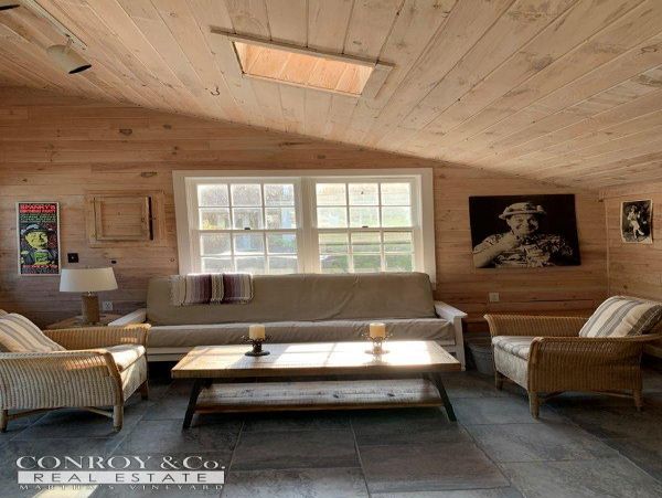 Cape Cod Home 994442