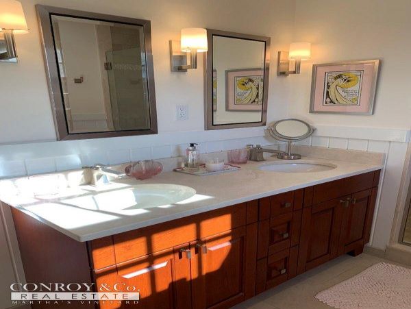 Cape Cod Home 994442