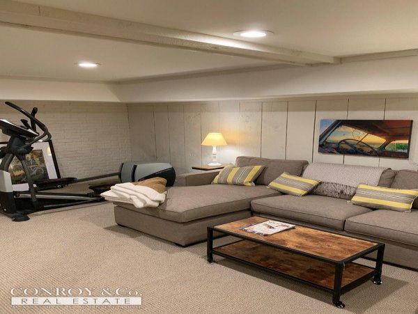 Cape Cod Home 994442