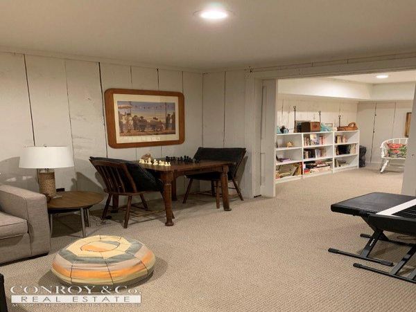 Cape Cod Home 994442