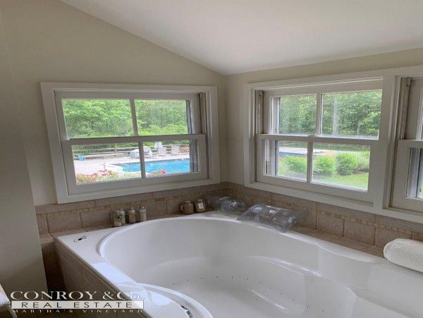 Cape Cod Home 994442