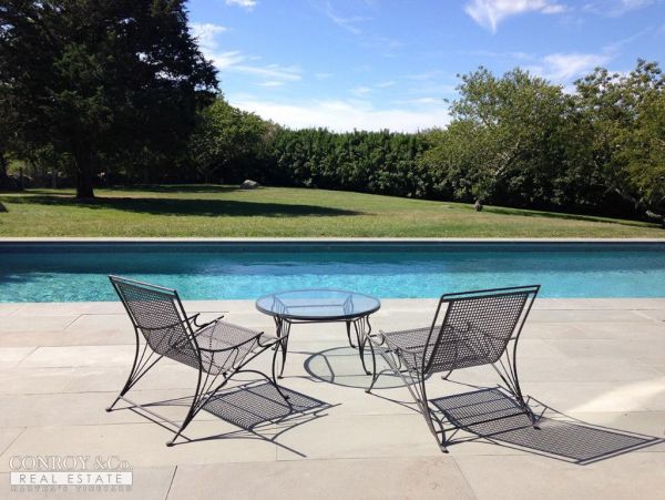 Cape Cod Home 994443