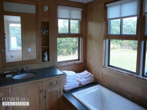 Cape Cod Home 994443