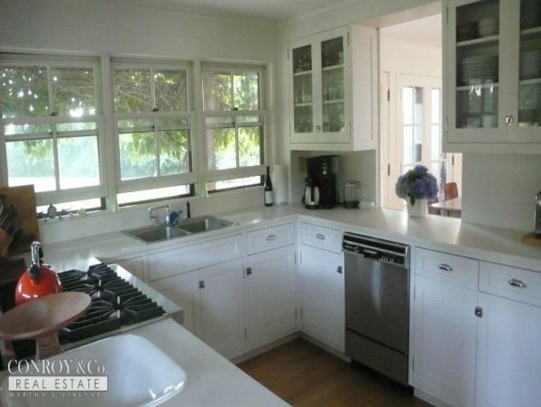Cape Cod Home 994443