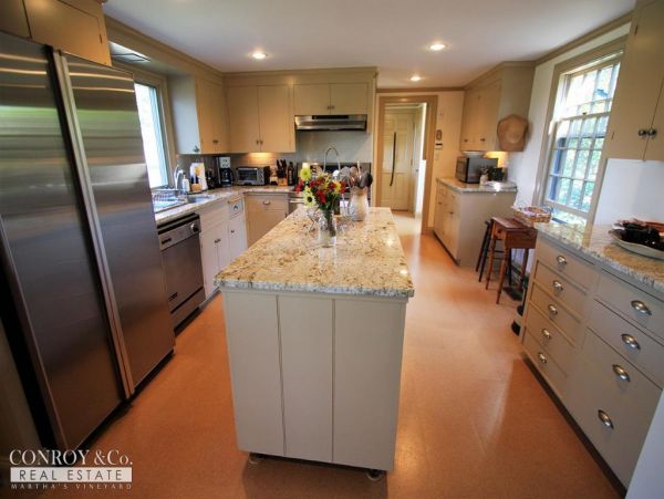 Cape Cod Home 994444