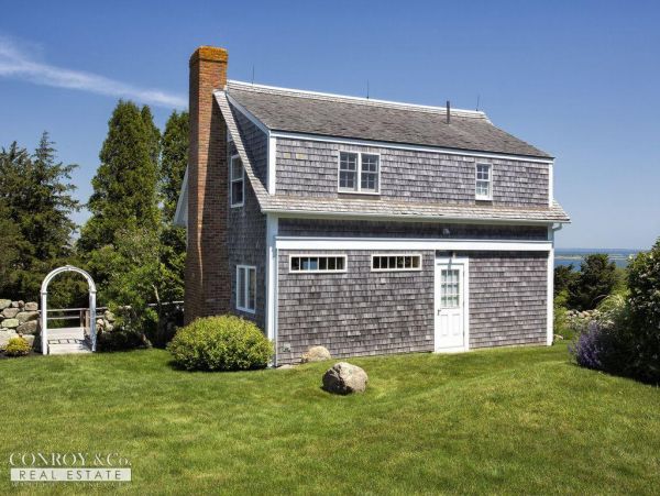 Cape Cod Home 994445