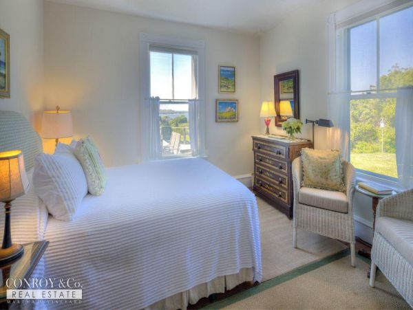 Cape Cod Home 994446