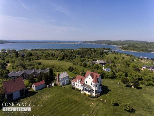 Cape Cod Home 994446