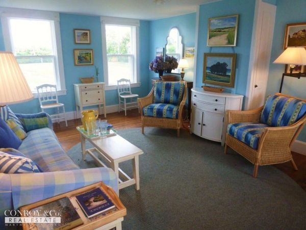 Cape Cod Home 994446