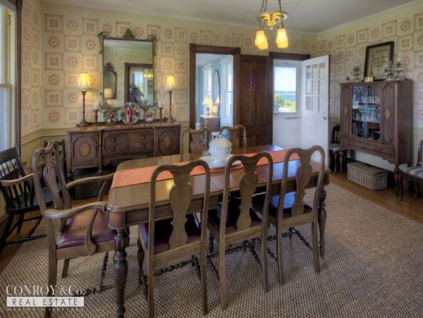 Cape Cod Home 994446