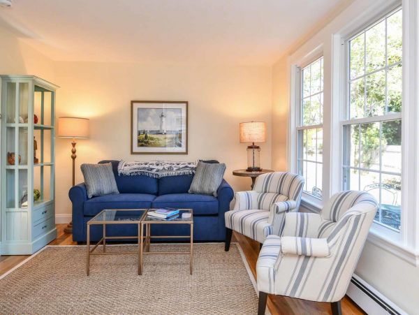 Cape Cod Home 994447