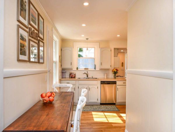 Cape Cod Home 994447