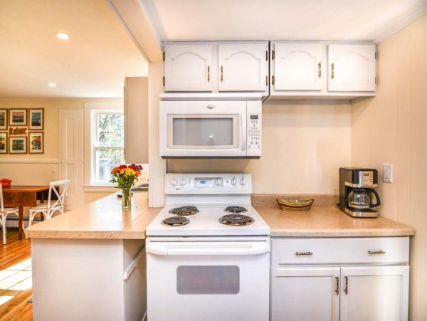 Cape Cod Home 994447