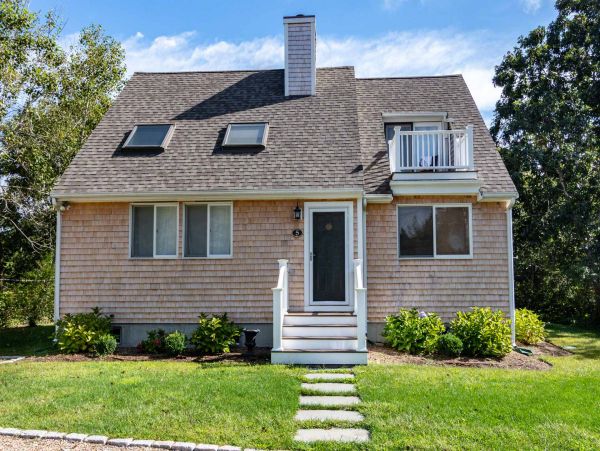 Cape Cod Home 994448