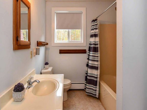 Cape Cod Home 994448