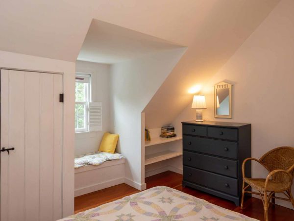 Cape Cod Home 994449