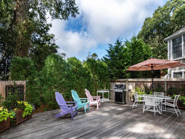 Cape Cod Home 994449