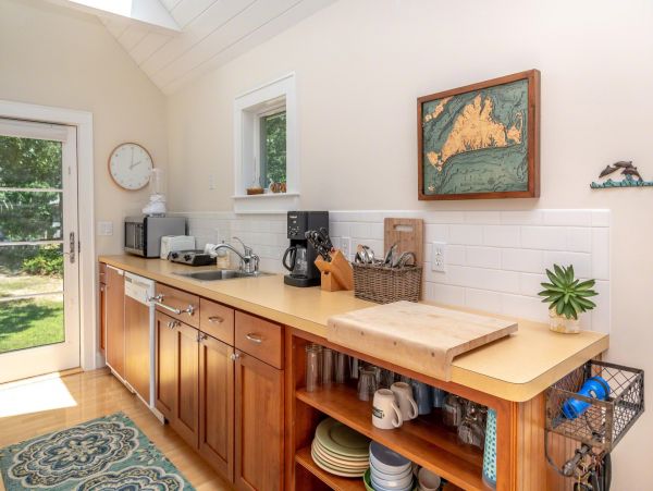 Cape Cod Home 994450
