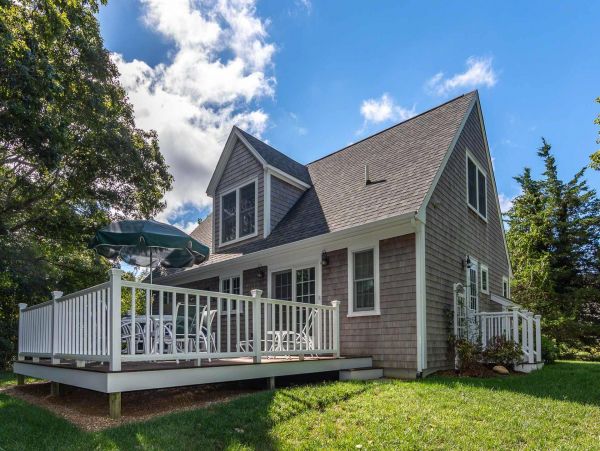 Cape Cod Home 994451