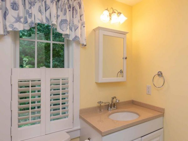 Cape Cod Home 994451