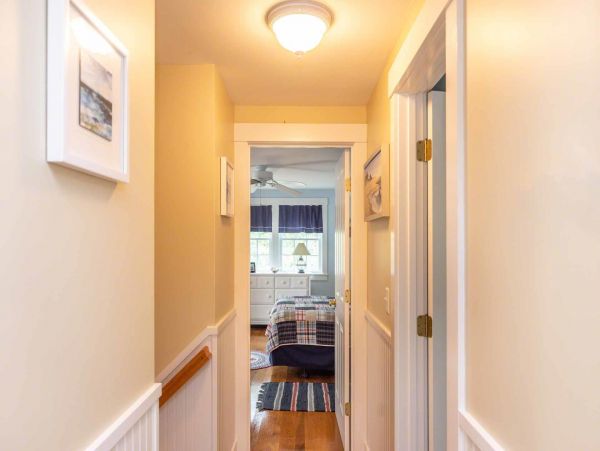 Cape Cod Home 994451