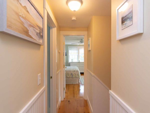 Cape Cod Home 994451
