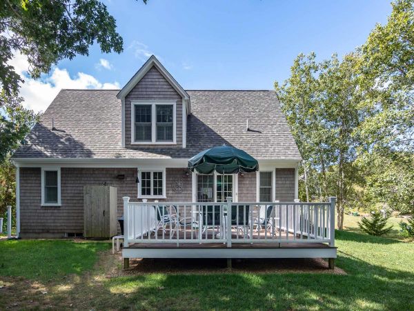 Cape Cod Home 994451