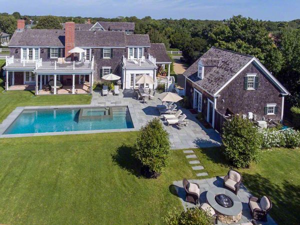 Cape Cod Home 994452