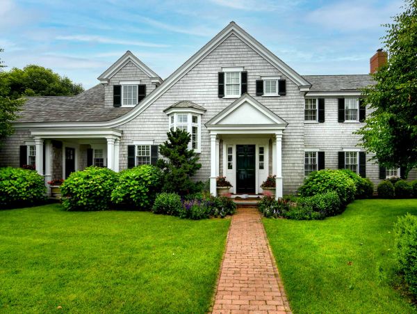 Cape Cod Home 994452