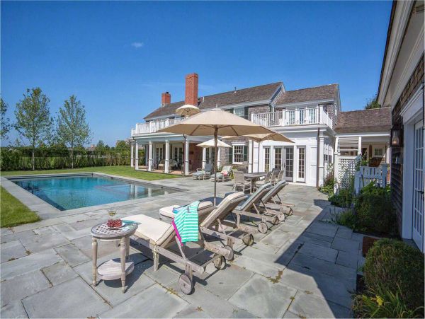 Cape Cod Home 994452