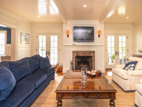 Cape Cod Home 994452