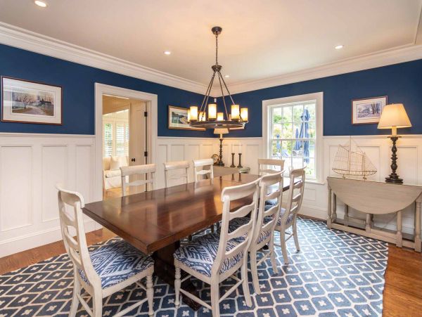 Cape Cod Home 994452