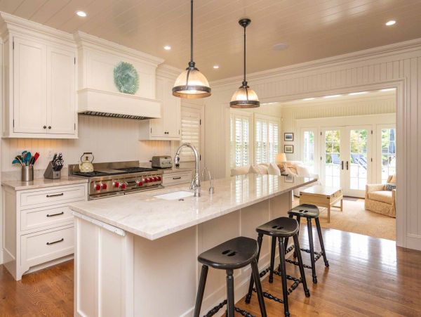 Cape Cod Home 994452