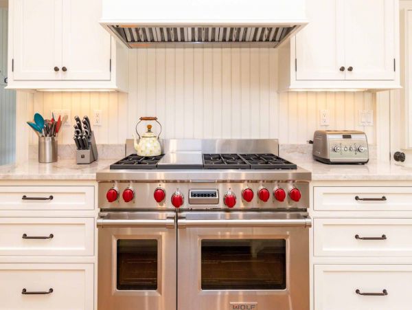 Cape Cod Home 994452