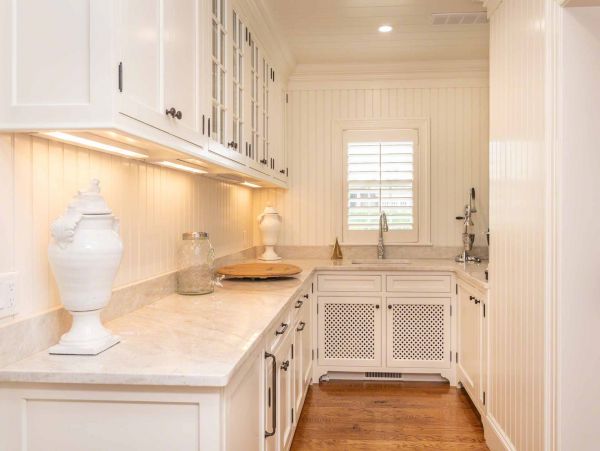 Cape Cod Home 994452